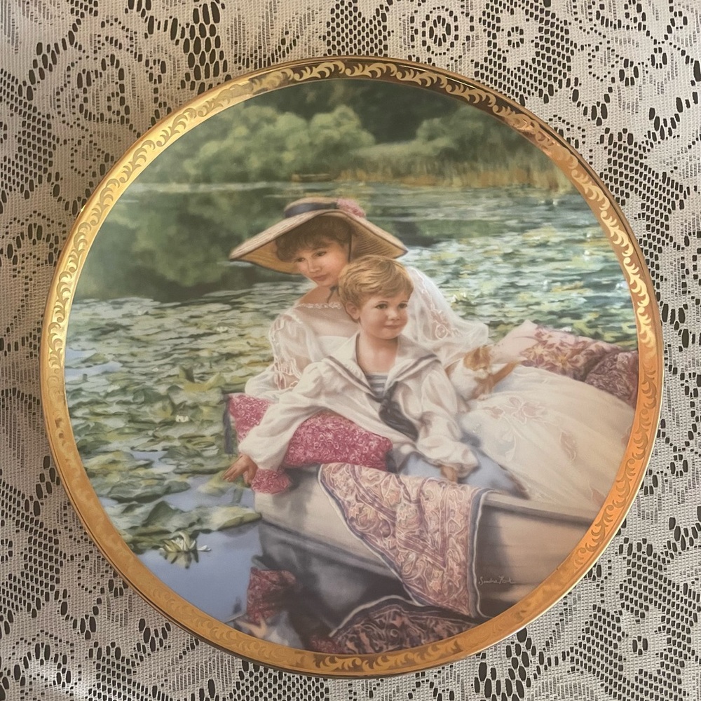 Reflections of Love 9.5” Plate -The Reco Collection 1990 Mothers Day Birthday